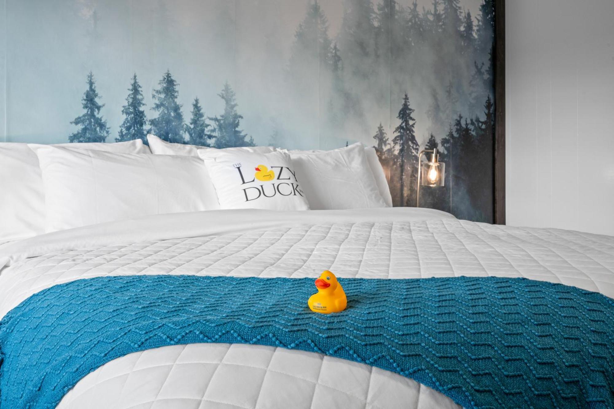 Lazy Duck Inn Вест-Йеллоустоун Екстер'єр фото