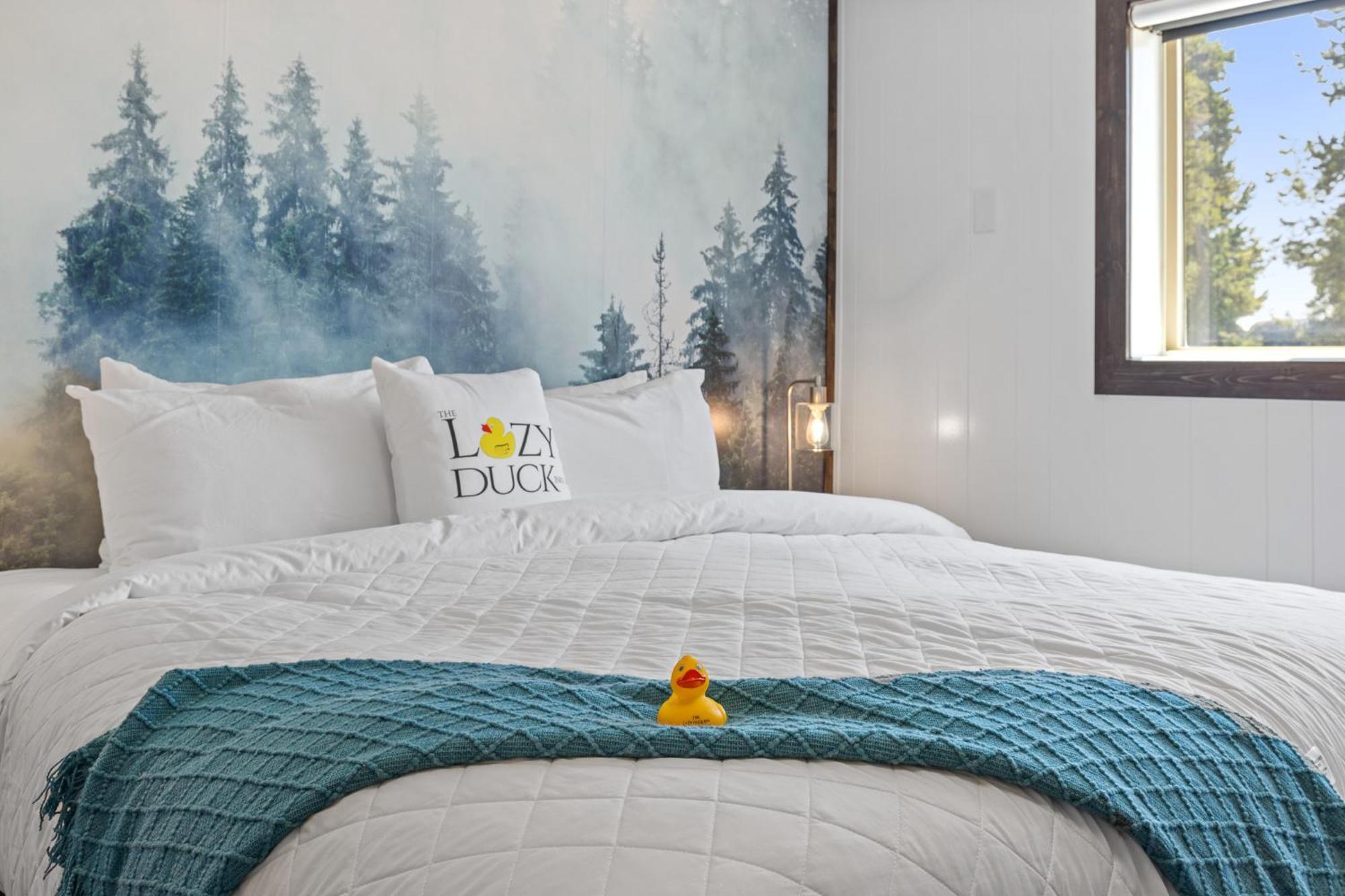 Lazy Duck Inn Вест-Йеллоустоун Екстер'єр фото