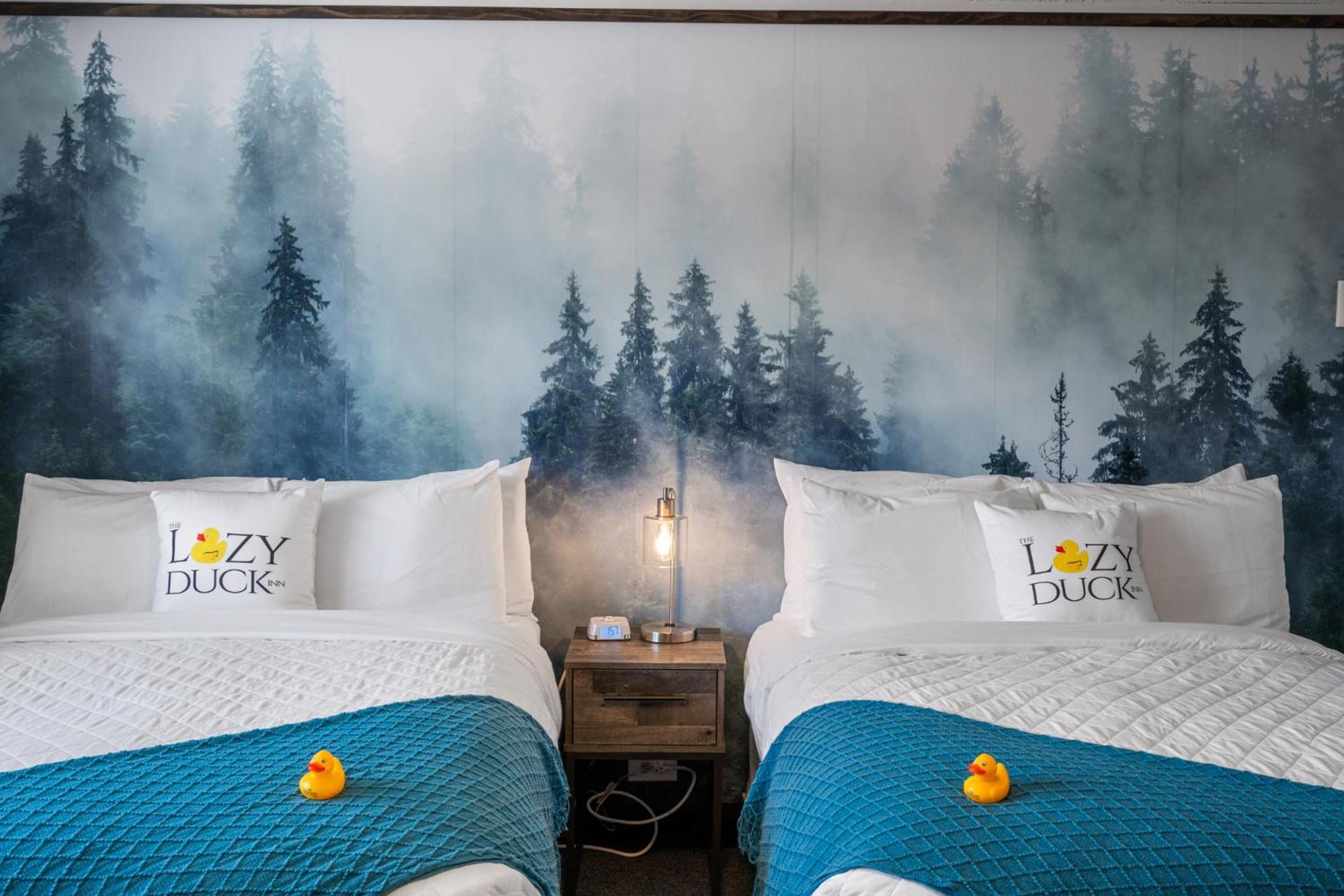 Lazy Duck Inn Вест-Йеллоустоун Екстер'єр фото