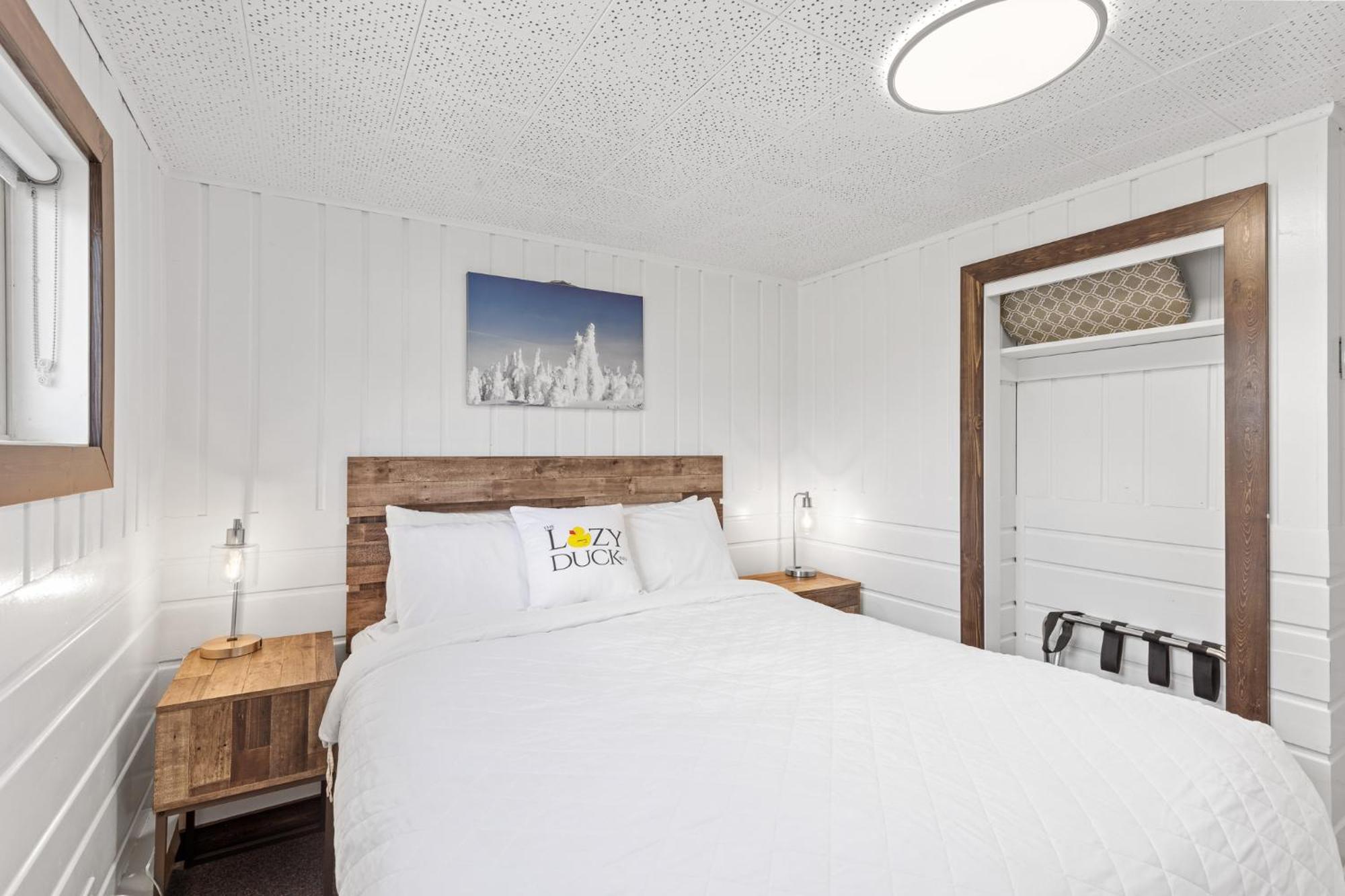 Lazy Duck Inn Вест-Йеллоустоун Екстер'єр фото